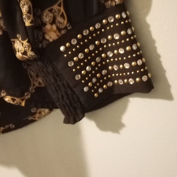 - ALFANI pleated secretary style blouse with beaded sleeve - Picture 7 of 13